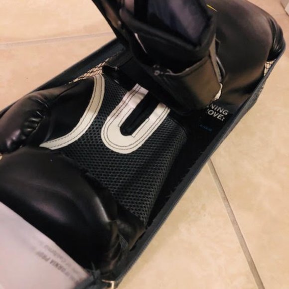 [Like New] Everlast Pro Style Training Gloves -Blk - Picture 10 of 11